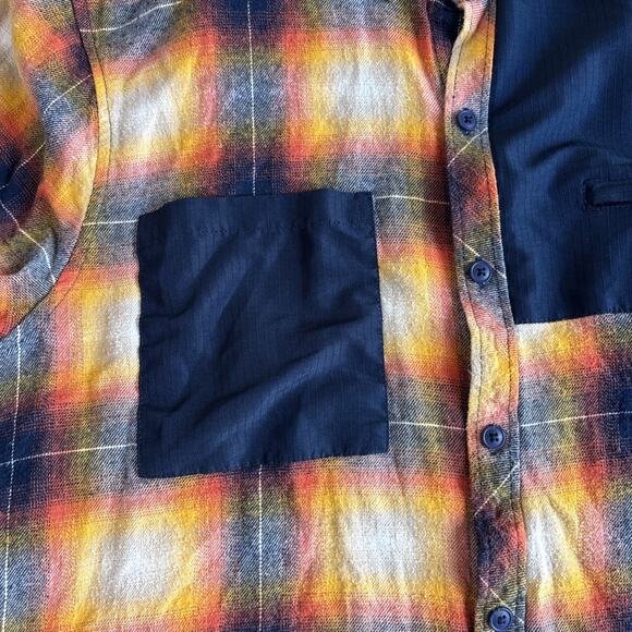 Nomad men’s Blue And Yellow flannel button-down shirt -size large - Picture 7 of 9